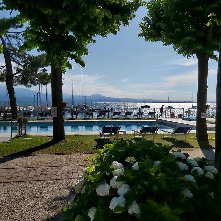 Villaggio Turistico Dei Tigli Padenghe sul Garda Kültér fotó