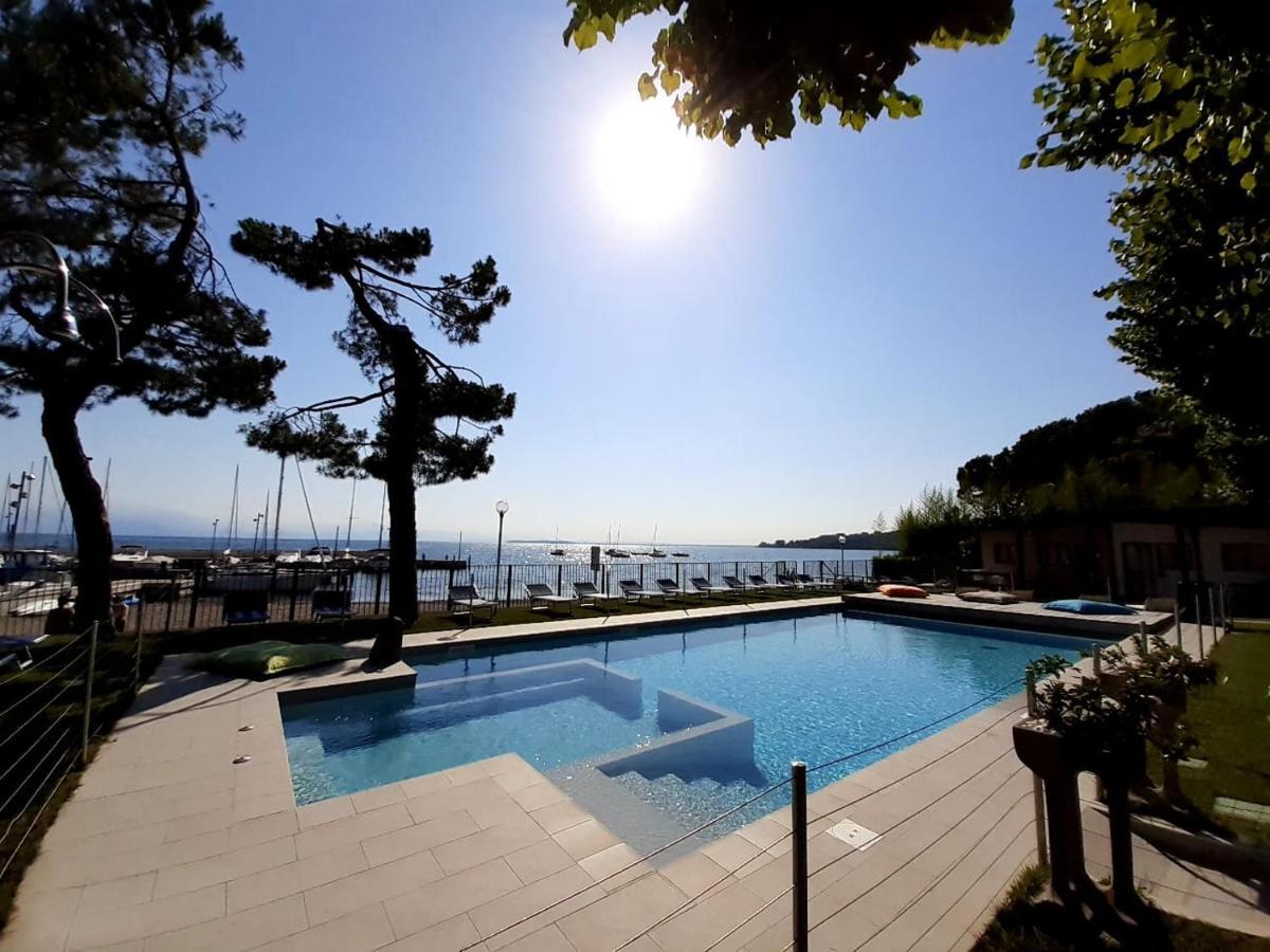 Villaggio Turistico Dei Tigli Padenghe sul Garda Kültér fotó