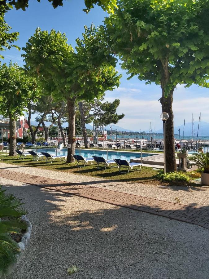 Villaggio Turistico Dei Tigli Padenghe sul Garda Kültér fotó