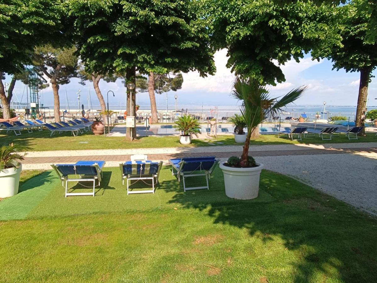 Villaggio Turistico Dei Tigli Padenghe sul Garda Kültér fotó