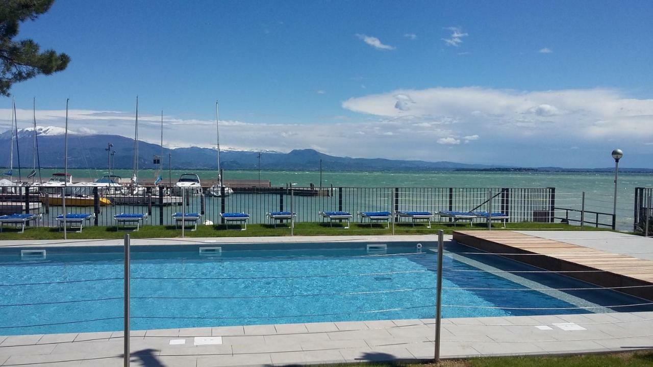 Villaggio Turistico Dei Tigli Padenghe sul Garda Kültér fotó