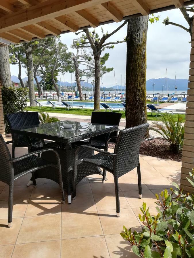 Villaggio Turistico Dei Tigli Padenghe sul Garda Kültér fotó