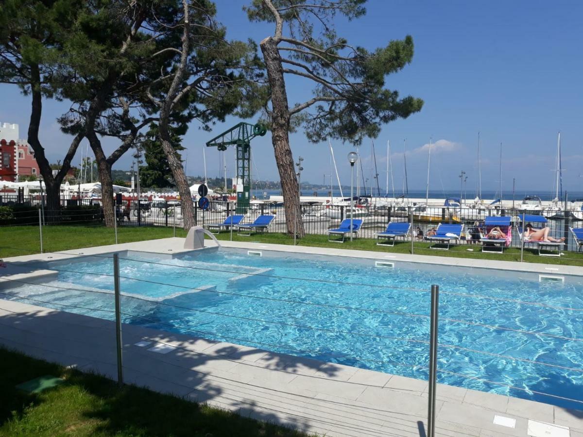 Villaggio Turistico Dei Tigli Padenghe sul Garda Kültér fotó